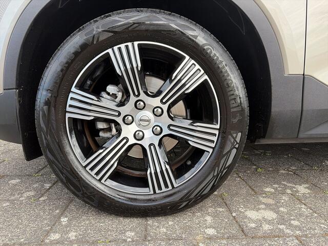 Volvo XC40 T2 Aut. Inscription / Park Assist Line / Trekhaak semi elektrisch / Amber leder /