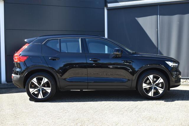 Volvo XC40 T4 Recharge R-Design | Adaptive Cruise Control | Parkeersensoren voor + achter | Parkeercamera | Volvo on Call | Navigatie | Dealeronderhouden |