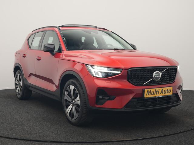Volvo XC40 T4 Ultimate Dark PHEV 221pk Dealer O.H. | Trekhaak Af Fabriek | Panodak | Camera | Harman / Kardon | Lederen Sportstoelen Memory & Verwarmd | Keyless | Apple Carplay | Navigatie | DAB | Plug In Hybrid |