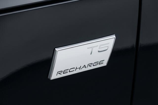 Volvo XC40 Inscription T5 262 pk Recharge Plug-In Hybrid Leder l Camera l K