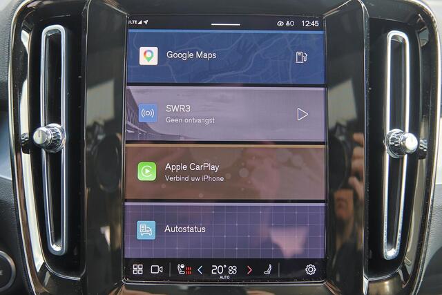 Volvo XC40 B3 Plus Black Edition - Panorama/schuifdak - IntelliSafe Assist & Surround - 360º Camera - Harman/Kardon audio - Verwarmde voorstoelen & stuur - Parkeersensoren voor & achter - Elektr. bedienb. voorstoelen met geheugen links - Draadloze tel. lader - Extra