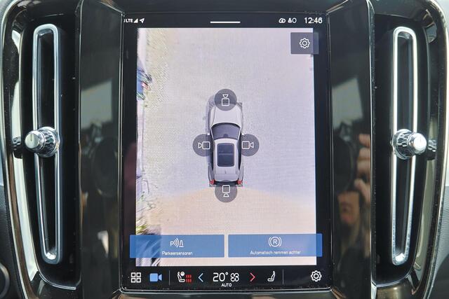 Volvo XC40 B3 Plus Black Edition - Panorama/schuifdak - IntelliSafe Assist & Surround - 360º Camera - Harman/Kardon audio - Verwarmde voorstoelen & stuur - Parkeersensoren voor & achter - Elektr. bedienb. voorstoelen met geheugen links - Draadloze tel. lader - Extra