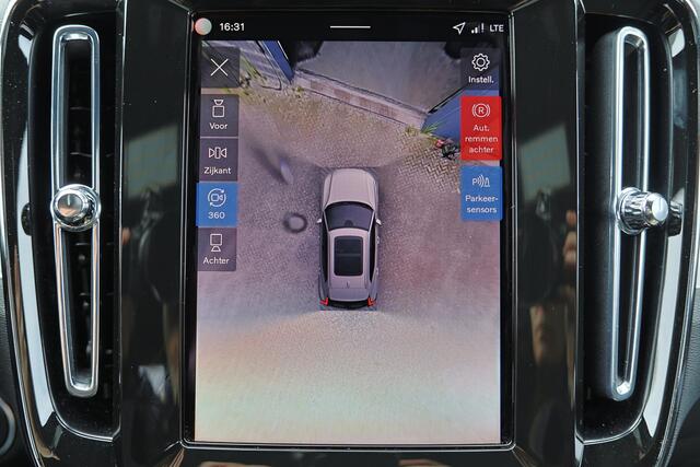 Volvo XC40 B3 Plus Dark - IntelliSafe Assist & Surround - 360º Camera - Harman/Kardon audio - Verwarmde voorstoelen & stuur - Parkeersensoren voor & achter - Elektr. bedienb. voorstoelen met geheugen links - Draadloze tel. lader - Standkachel - Extra getint glas - 1