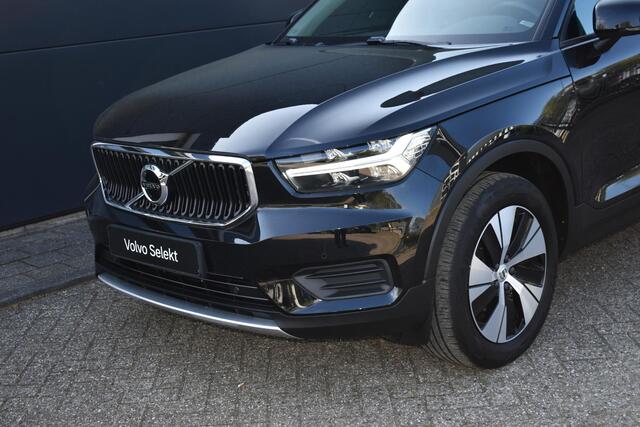 Volvo XC40 T2 Momentum | Automaat | Navigatie | Parkeercamera | Parkeersensoren voor en achter | Apple Carplay | Android Auto | Climate Control | Cruise Control