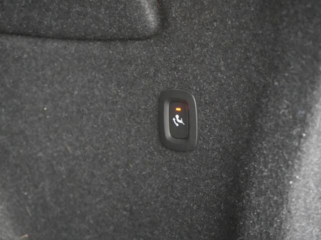 Volvo XC40 Recharge Twin Ultimate 78 kWh 408pk Dealer O.H. | Trekhaak Af Fabriek | Panodak | 360 Camera | Adaptive Cruise | Harman / Kardon | Alcantara Sportstoelen Memory & Verwarmd | Google Assistent | Keyless | Stuur Verwarmd | Blis |