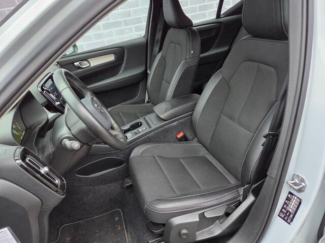 Volvo XC40 T3 Momentum Pro Aut | Navigatie | Trekhaak | Cruise Control Adaptief | BLIS | Achteruitrijcamera | Parkeersensoren