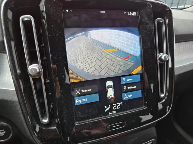 Volvo XC40 T3 Momentum Pro Aut | Navigatie | Trekhaak | Cruise Control Adaptief | BLIS | Achteruitrijcamera | Parkeersensoren