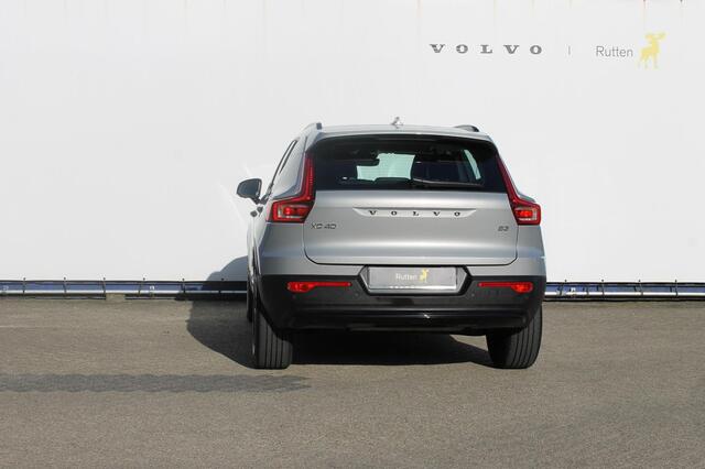 Volvo XC40 B3 177pk Automaat Plus Dark Google infotainment / Elektrisch verstelbare voorstoelen met geheugen voor de bestuurdersstoel / Stoel en stuurwielverwarming/ Harman Kardon Audio