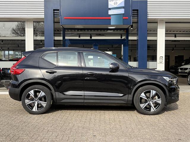 Volvo XC40 Recharge P8 AWD R-Design / Automaat / NL-Auto / Dealer-Onderhouden / Open-Panodak / Pilot-Assist / Warmtepomp / Standkachel / Stuur- en Stoelverwarming / Elektr.-Wegklapbare Trekhaak / LED / Keyless / Dodehoek-Detectie / Elektr.-Achterklep / Apple-Carplay