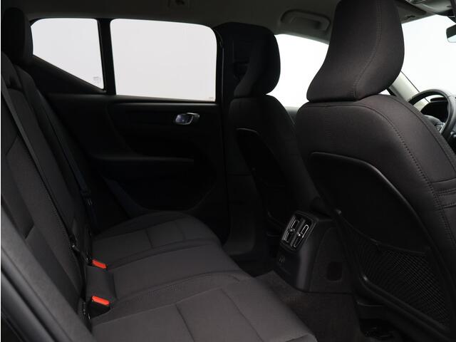 Volvo XC40 T4 Recharge R-Design / Trekhaak / 20" / Park assist v+a+camera / Privacy glass