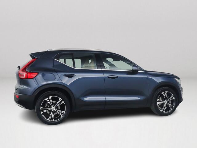 Volvo XC40 B4 Inscription | Panoramadak | Park assist | Cruise control | Elektrische stoelen