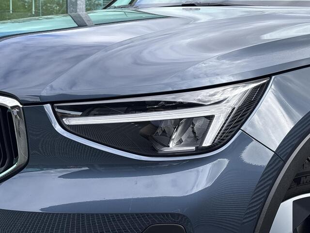 Volvo XC40 2.0 B4 Core Business Edition Mild hybrid, Automaat, Stoel- en stuurverwarming, 19 inch wielen met all-season banden, Harman Kardon audio, Extra getint glas vanaf B-stijl