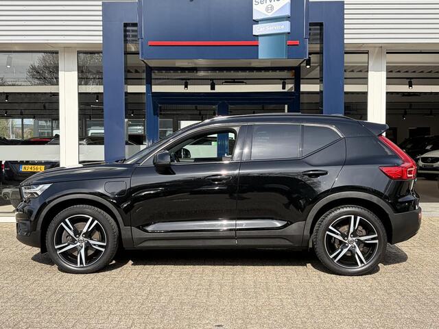 Volvo XC40 1.5 T5 Recharge R-Design / Automaat / NL-Auto / Dealer-Onderhouden / Open/Panodak / Leder-Alcantara / Harman-Kardon / Digitaal Dashboard / Keyless / LED / DAB / Navi / Apple-Carplay&Android-Auto / 360 Graden Camera / Adaptieve Cruise-Control / Pilot-Assis