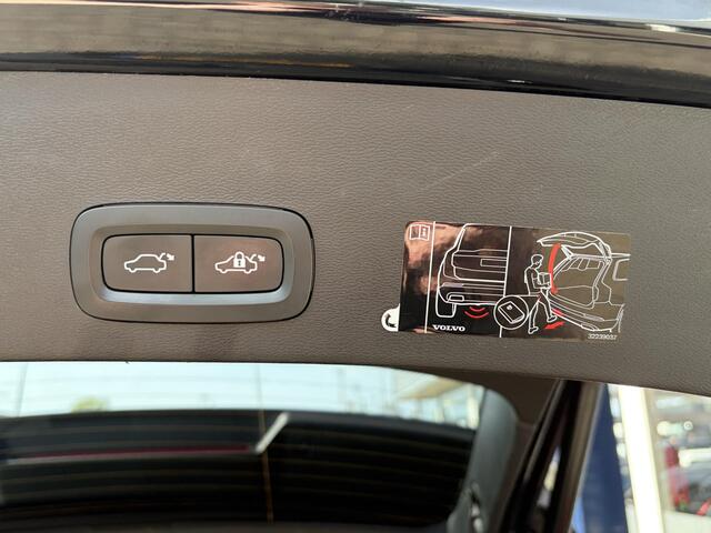 Volvo XC40 1.5 T5 Recharge R-Design / Automaat / NL-Auto / Dealer-Onderhouden / Open/Panodak / Leder-Alcantara / Harman-Kardon / Digitaal Dashboard / Keyless / LED / DAB / Navi / Apple-Carplay&Android-Auto / 360 Graden Camera / Adaptieve Cruise-Control / Pilot-Assis