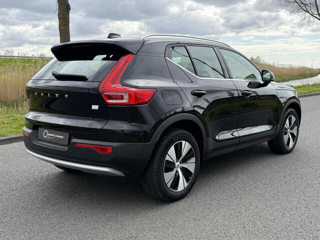 Volvo XC40 1.5 T4 Plug-in hybrid Essential Bright | SOH 90,2% | Navigatie | Apple Carplay/Android Auto | Stoelverwarming | Achteruitrijcamera | Stuurwielverwarming |
