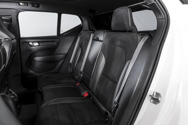 Volvo XC40 1.5 T5 Recharge R-Design | S/K-Panodak | Elek. Trekhaak | Harman/Kardon | Dig. Cockpit | Cruise | Winterpakket | 360 Camera | NAV + App. Connect | ECC | Elek. Klep | LM 19" |