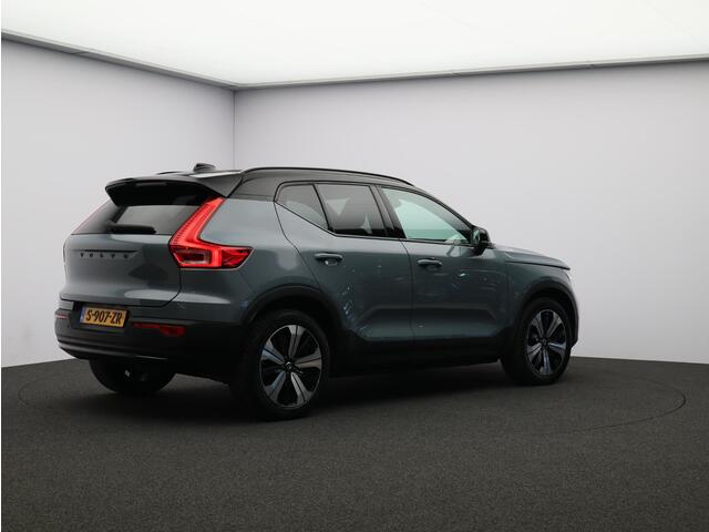 Volvo XC40 Recharge 231PK Ultimate 70 kWh / Panoramisch Dak / Adaptive Pixel Led / Elekt. Verstelb. Stoelen / Harman Kardon / Verwarmbare Voorstoelen + Stuurwiel / 360gr Camera