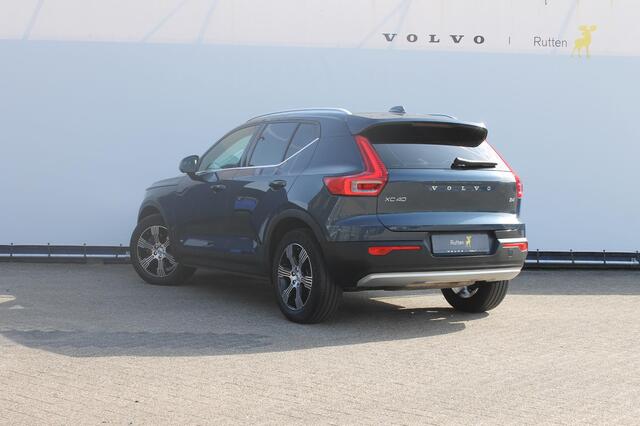 Volvo XC40 B4 211PK Automaat Inscription Panoramisch schuif-kanteldak / Semi elektrisch wegklapbare trekhaak / Adaptieve cruise control / Lederen bekleding / Harman Kardon Audio