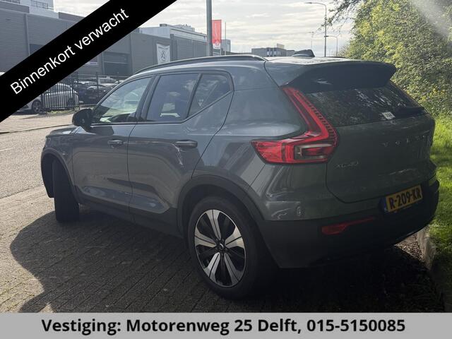 Volvo XC40 1.5 T5 Plug-in hybrid Plus Dark . ACCU 90% . TREKHAAK . DODE HOEKDETECTIE . HARMAN KARDON . STUUR & STOELVERWARMING .