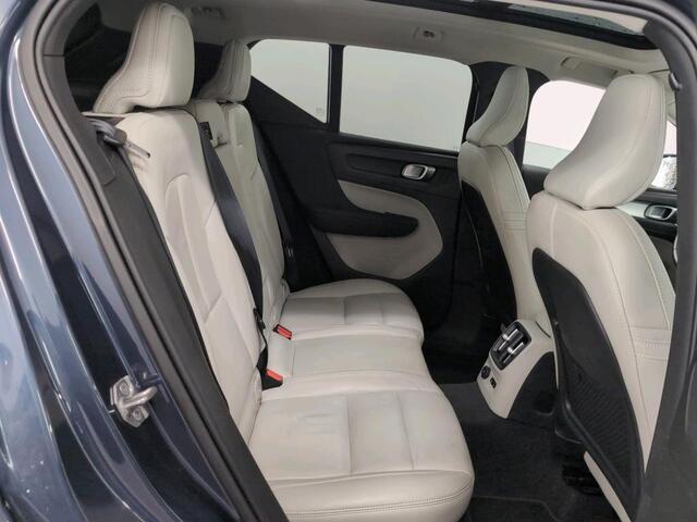 Volvo XC40 Plug-in Hybrid T4 Inscription Expression | Navigatie | Panoramadak | Lederen bekleding | Adaptieve Cruise Control | 360 Camera | Getint Glas | Dodehoekdetectie | Park Assist | Stuur-/Stoelverwarming Voor + Achter | Harman Kardon Audio | Standkachel