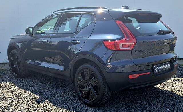 Volvo XC40 2.0 B3 Plus Black Edition MY 2026 - 20" Wielen - Adaptive Cruise Control -Harman Kardon Audio - Climate - R7C0 Interieur - Camera achter - PDC voor en achter - Power seats links met memory - Two Tone