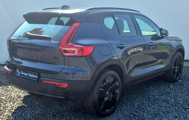 Volvo XC40 2.0 B3 Plus Black Edition MY 2026 - 20" Wielen - Adaptive Cruise Control -Harman Kardon Audio - Climate - R7C0 Interieur - Camera achter - PDC voor en achter - Power seats links met memory - Two Tone