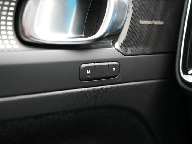 Volvo XC40 Recharge Pro 69kWh 231pk Dealer O.H. | Panodak | 360 Camera | Adaptive Cruise | Harman / Kardon | Alcantara Sportstoelen Memory & Verwarmd | Google Assistent | Stuur Verwarmd | Keyless | Blis | DAB |