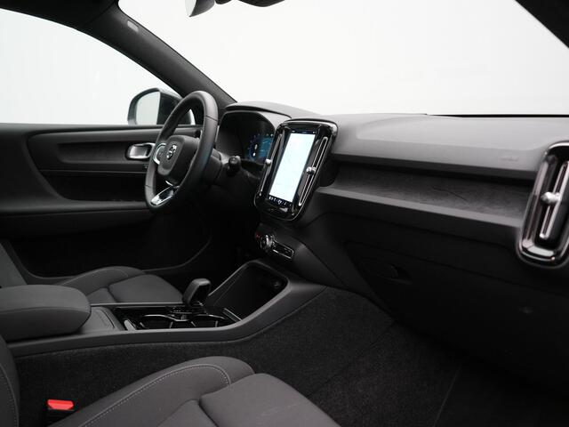 Volvo XC40 Recharge Extended Range Ultimate 82 kWh 252pk Dealer O.H. | Panodak | 360 Camera | Adaptive Cruise | Harman / Kardon | Voorstoelen Memory & Verwarmd | Google Assistent | Keyless | Blis | Stuur Verwarmd | Apple Carplay | DAB |