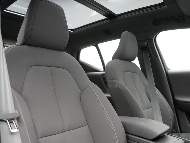 Volvo XC40 Recharge Extended Range Ultimate 82 kWh 252pk Dealer O.H. | Panodak | 360 Camera | Adaptive Cruise | Harman / Kardon | Voorstoelen Memory & Verwarmd | Google Assistent | Keyless | Blis | Stuur Verwarmd | Apple Carplay | DAB |