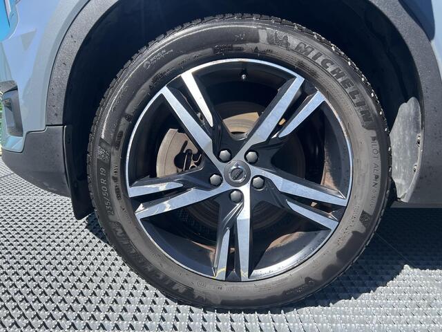 Volvo XC40 1.5 T5 Recharge R-Design Automaat, Panorama dak, Cruise control, 360 Camera, BLIS, Stuur/stoel verwarming, Harman Kardon, Memory seat, 262 PK