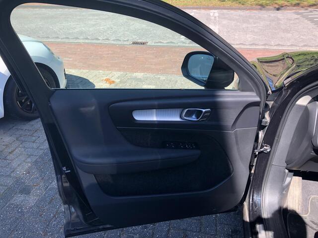 Volvo XC40 1.5 T5 Recharge Business Pro
