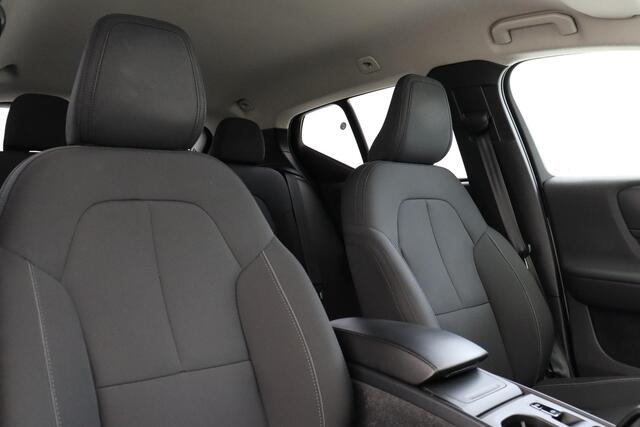 Volvo XC40 T2 AUT. MOMENTUM BUSINESS -CAMERA|ZITTINGVERL.|PRIVACY.GLAS|KEYLESS|CARPLAY|18"