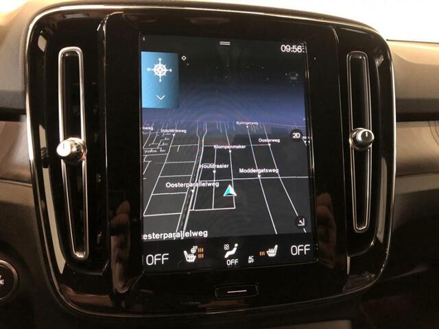 Volvo XC40 1.5 T5 Plug-in Hybrid Plus Dark | Trekhaak | 360 Graden Camera | Harman Kardon Audio | Elektrisch Verstelbare Voorstoelen | Keyless Entry | Elektrische Achterklep | Navigatie | Apple Carplay | Android Auto | BLIS | Cruise Control Adaptief