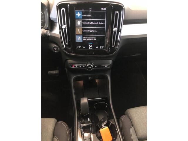 Volvo XC40 1.5 T4 Plug-in Hybrid Plus Dark | PHEV | Navigatie | Apple Carplay | Android Auto | Elektrische Achterklep | Keyless Entry | Elektrisch Verstelbare Voorstoelen | Achteruitrijcamera | Harman Kardon Audio