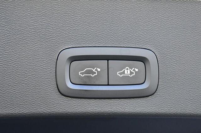 Volvo XC40 2.0 T5 AWD Intro Edition Rijklaarprijs-Garantie Trekhaak Panoramadak Leder Rondomzicht camera