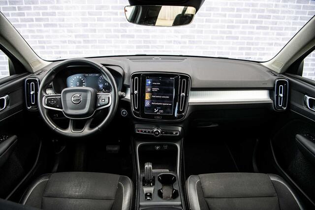 Volvo XC40 T3 Momentum Pro Aut | Navigatie | Trekhaak | Cruise Control Adaptief | BLIS | Achteruitrijcamera | Parkeersensoren