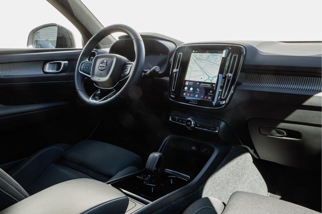 Volvo XC40 Recharge Twin Plus 408pk Trekhaak/ Stuur-stoelverwarming/ Navigatie/ Carplay/ Camera/ Adapt. cruise/ Blis