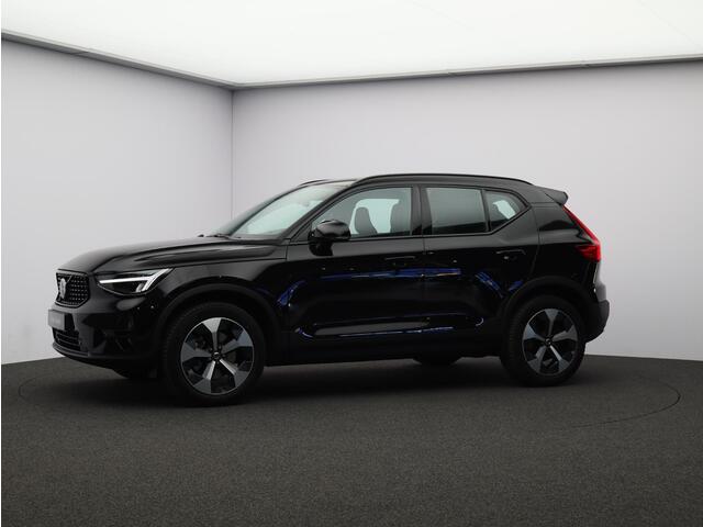 Volvo XC40 2.0 B4 Plus Dark / Trekhaak / Elektr. bed. stoelen / Harman Kardon / Stoel+stuur+achterbankverwarming