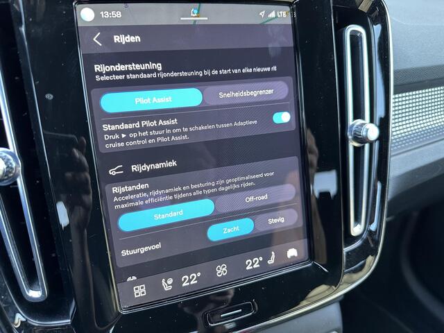 Volvo XC40 2.0 B4 Plus Dark Facelift|ACC|trekhaak|memory