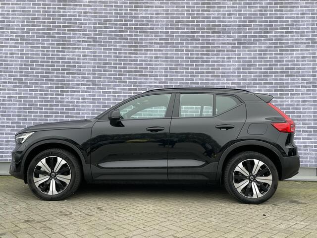 Volvo XC40 Recharge Core 70 kWh | Cruise Control | Parkeercamera | Navigatie | Stoel-/Stuurverwarming | Warmtepomp | Uitschuifbare Beensteunen |