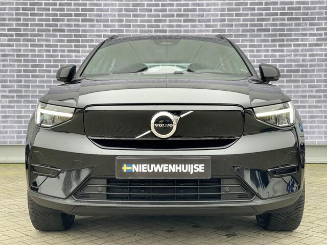 Volvo XC40 Recharge Core 70 kWh | Cruise Control | Parkeercamera | Navigatie | Stoel-/Stuurverwarming | Warmtepomp | Uitschuifbare Beensteunen |