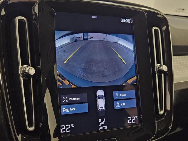 Volvo XC40 2.0 B3 Core | adaptieve cruise | BLIS | Parkeercamera | Keyless entry/start | Parkeersensoren V+A | Apple carpay/Android auto | Volvo on Call |