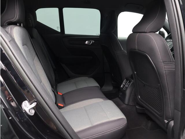 Volvo XC40 T4 211PK Plug-in hybrid Core Bright / Elektr. Verstelbare Stoelen / Harman Kardon / All Season / Keyless / Stuur+Stoelverwarming /