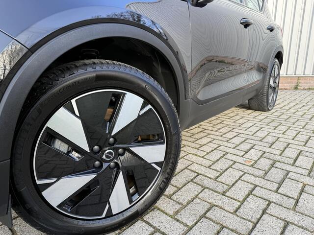 Volvo XC40 Single Motor Extended Range Core 82 kWh | ALL-SEASON banden | Trekhaak |