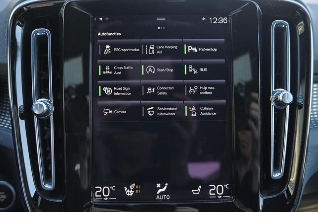 Volvo XC40 T3 R-Design - Harman/Kardon audio - Parkeercamera achter - Verwarmde voorstoelen, stuur & achterbank - Parkeersensoren voor & achter - Draadloze tel. lader - Cruise control - Standkachel - Extra getint glas - Inklapbare trekhaak - 18' LMV