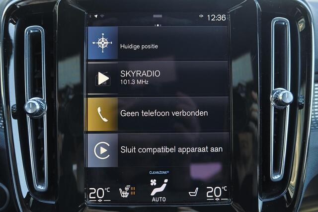 Volvo XC40 T3 R-Design - Harman/Kardon audio - Parkeercamera achter - Verwarmde voorstoelen, stuur & achterbank - Parkeersensoren voor & achter - Draadloze tel. lader - Cruise control - Standkachel - Extra getint glas - Inklapbare trekhaak - 18' LMV