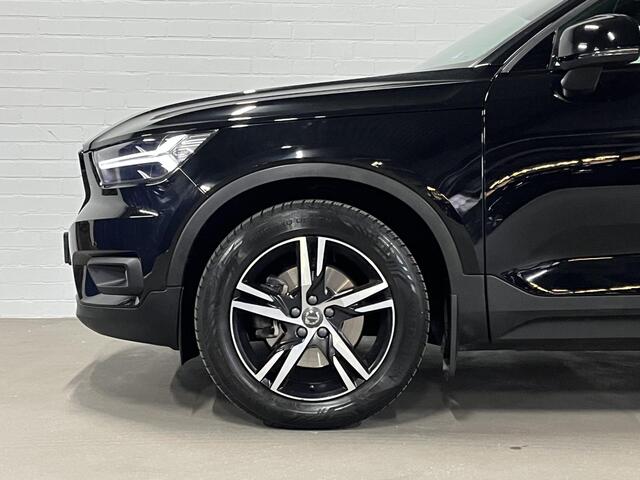 Volvo XC40 2.0 T4 AWD R-Design Trekhaak | Open dak | Stoelverwarming | Achteruitrij camera | Leder | Navigatie