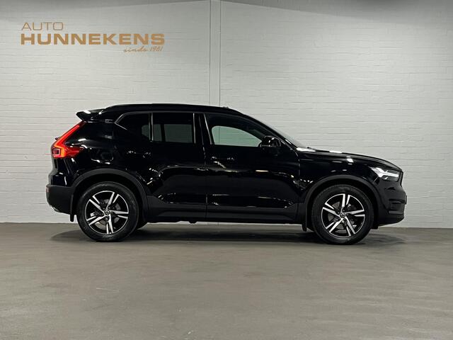 Volvo XC40 2.0 T4 AWD R-Design Trekhaak | Open dak | Stoelverwarming | Achteruitrij camera | Leder | Navigatie