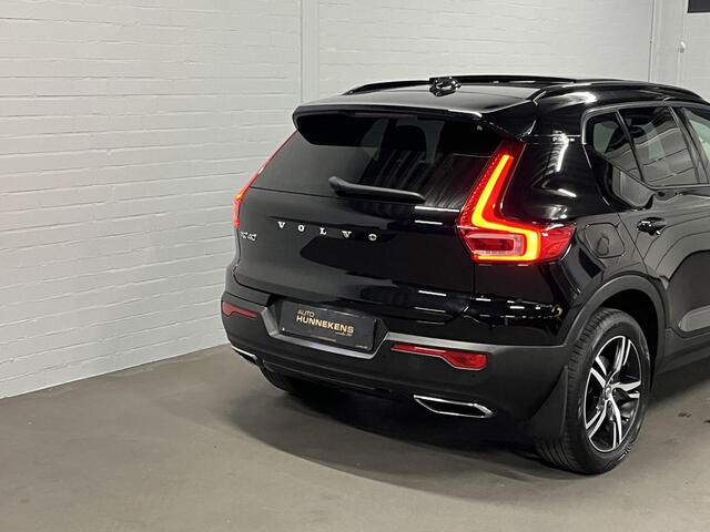 Volvo XC40 2.0 T4 AWD R-Design Trekhaak | Open dak | Stoelverwarming | Achteruitrij camera | Leder | Navigatie