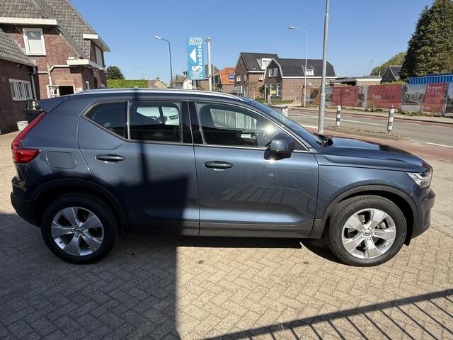 Volvo XC40 1.5 T2 Momentum, Park + Climate Pack, Nav. Tech